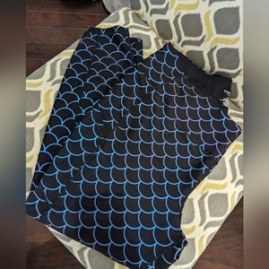 Iridescent mermaid print fitness leggings